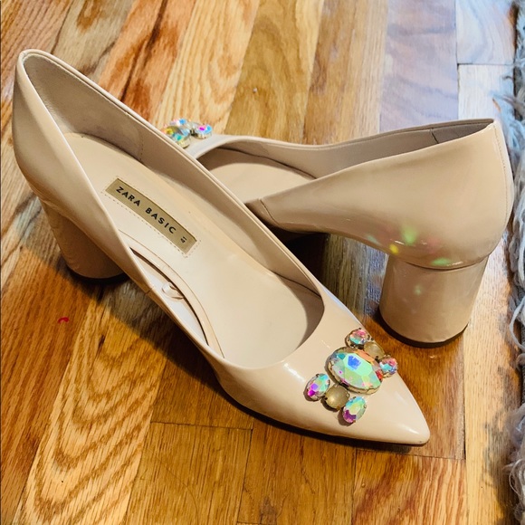 Pointed Toe Heel - Picture 3 of 6